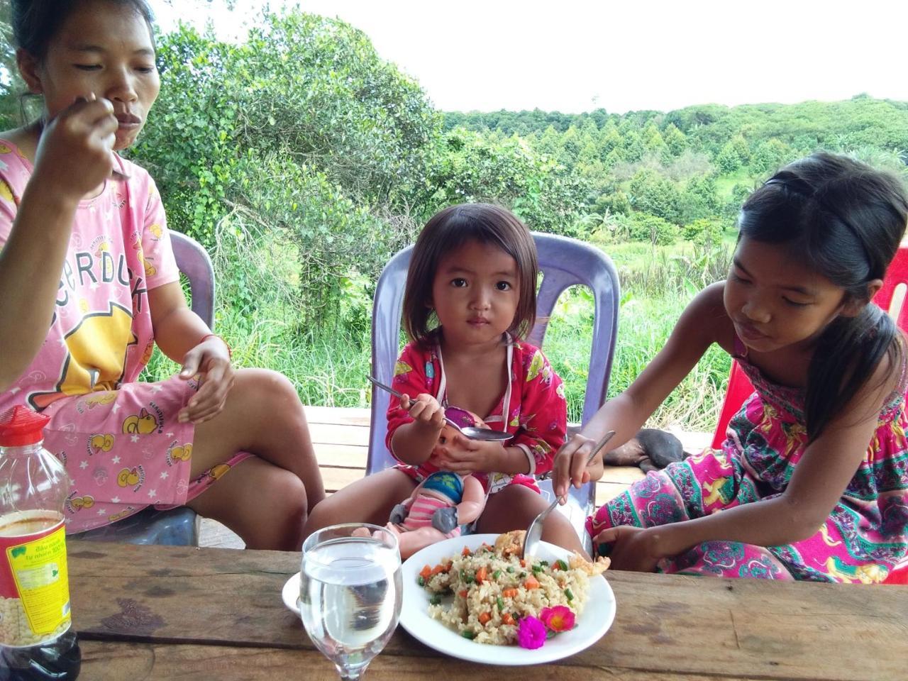 Mr Pov Home Stay Banlung Exteriör bild